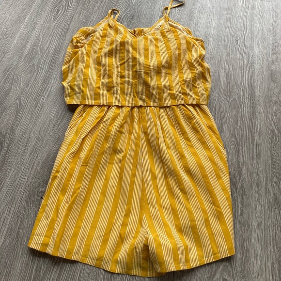 NWOT Express Romper - Picture 7 of 8
